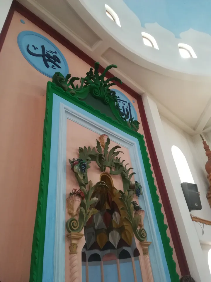 Mihrab w meczecie osmańskim, malowany na zielono i złoto